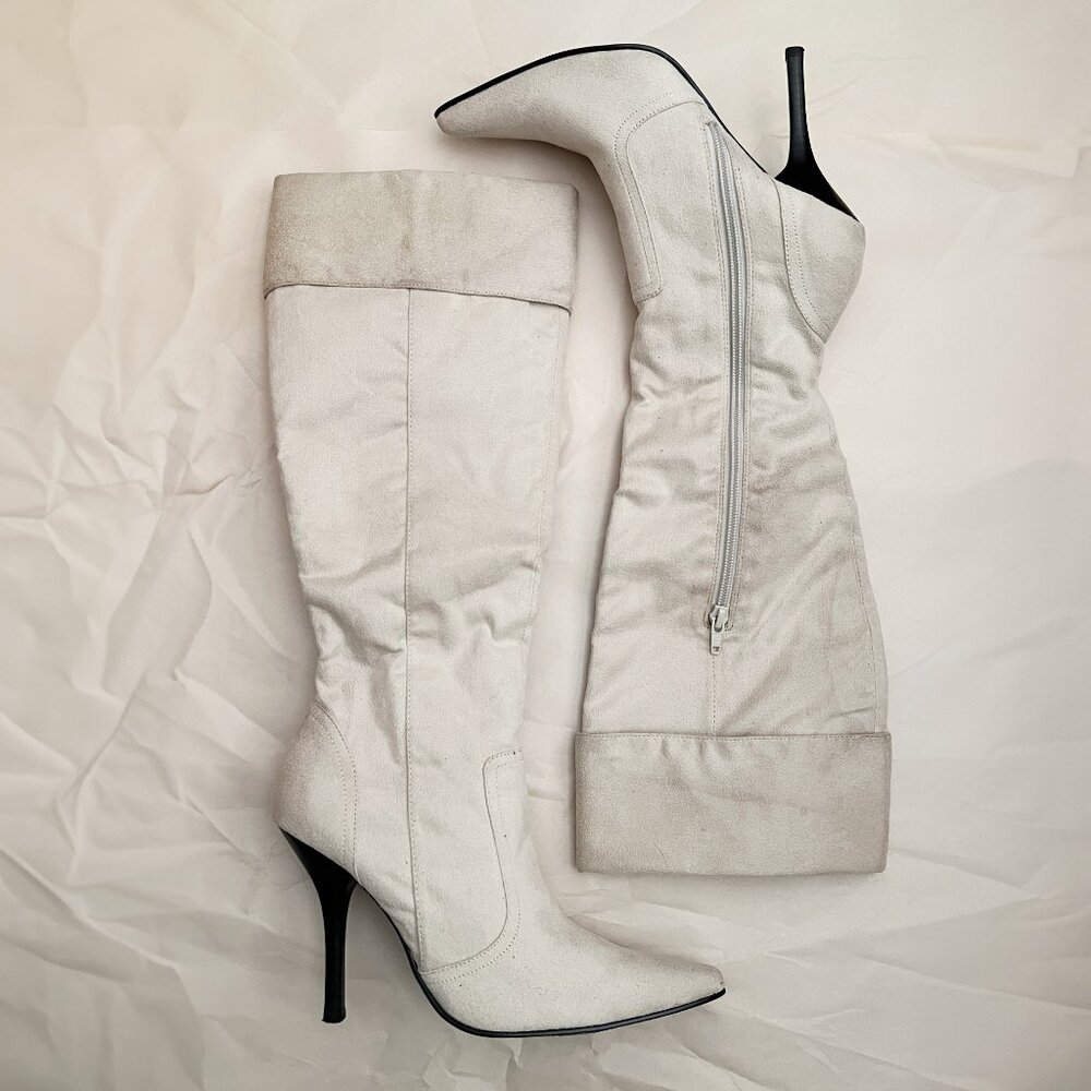 Bakers Madonna Off-White Knee High Boots Sz 7.5B